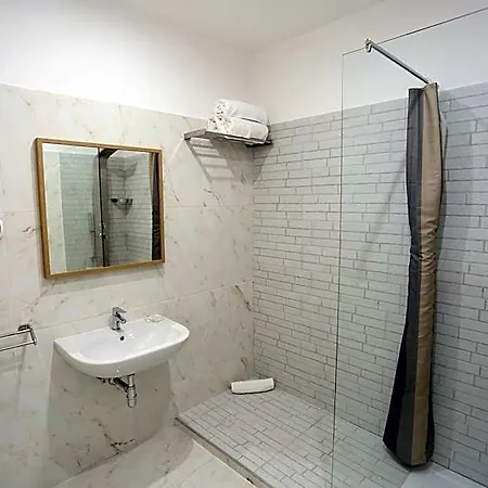 Vergilius Billia Hotel